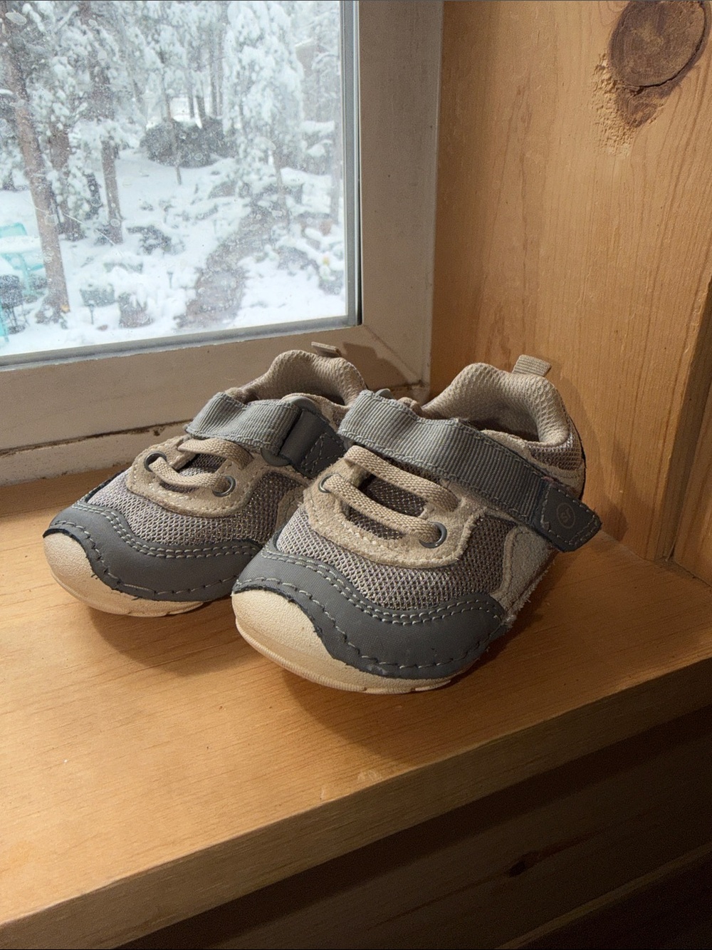 Stride Rite Gray and Beige Toddler Hook-and-Loop Sneakers